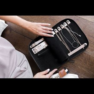 H by Halston jewelry organizer